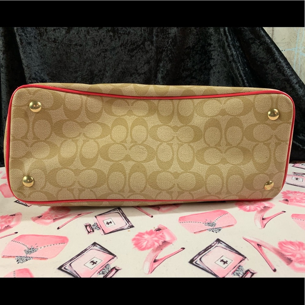 Coach Purse - Picture 5 of 7
